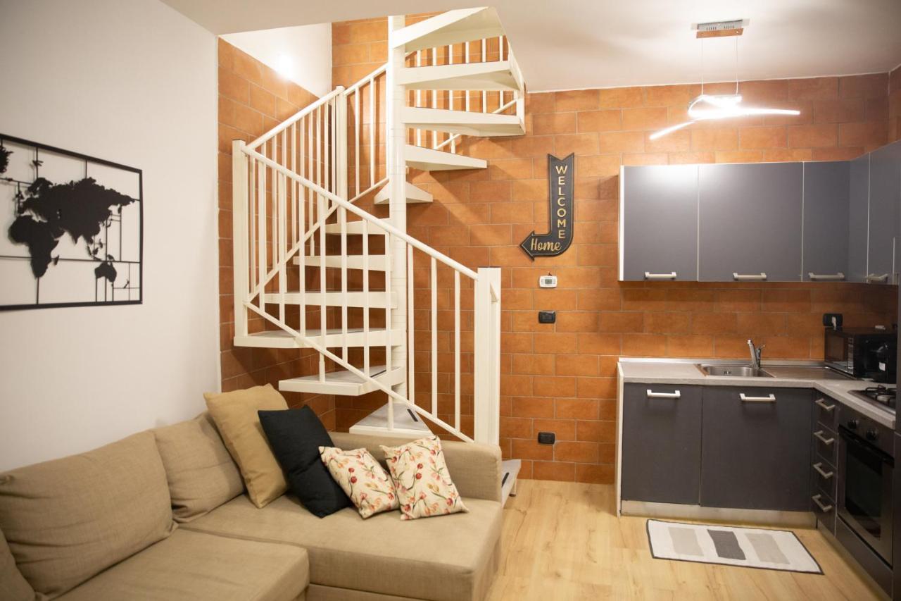 Appartamento Sweet House Meda Milano Esterno foto