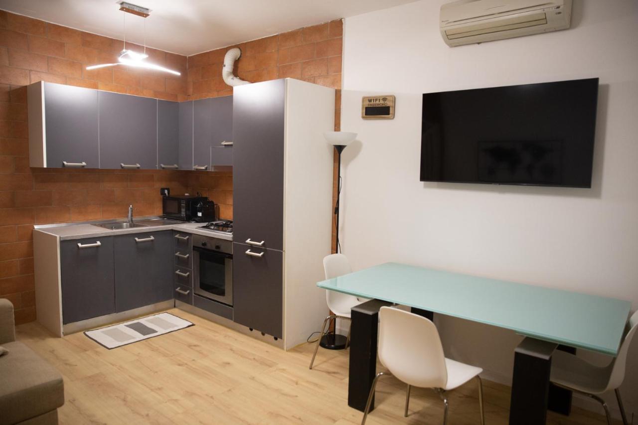Appartamento Sweet House Meda Milano Esterno foto